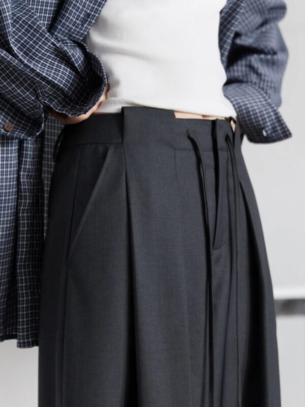 Women’s Pleated Wide-Leg Trousers